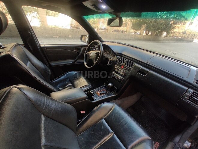 Mercedes E 320 1999, 247,365 km - 3.2 l - Bakı