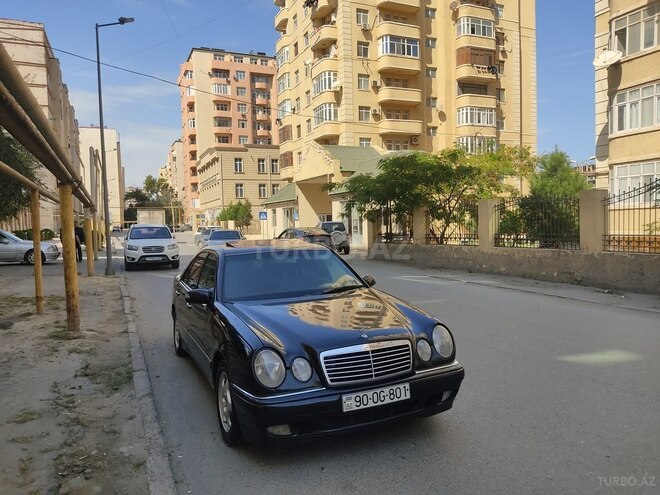 Mercedes E 320 1999, 247,365 km - 3.2 l - Bakı