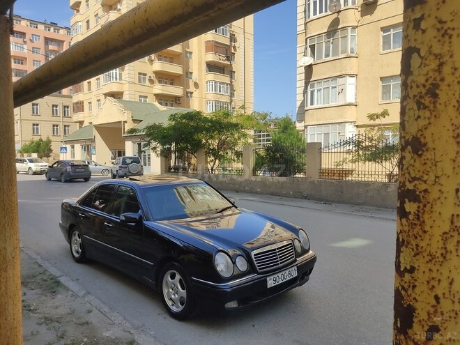 Mercedes E 320 1999, 247,365 km - 3.2 l - Bakı