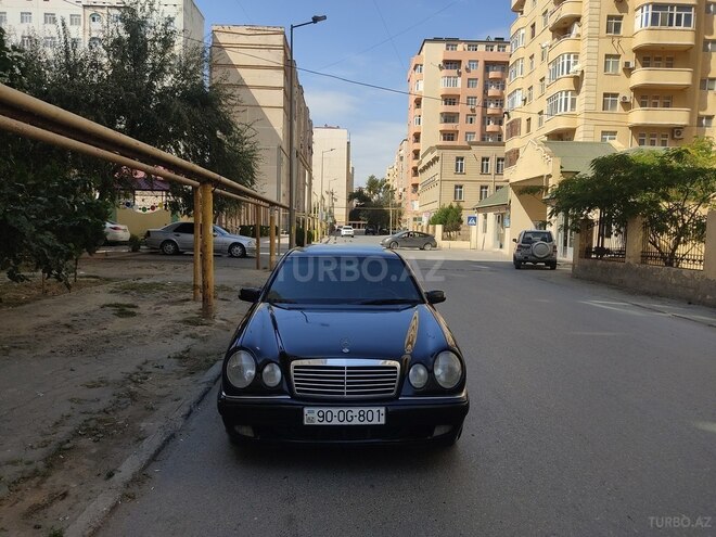 Mercedes E 320 1999, 247,365 km - 3.2 l - Bakı