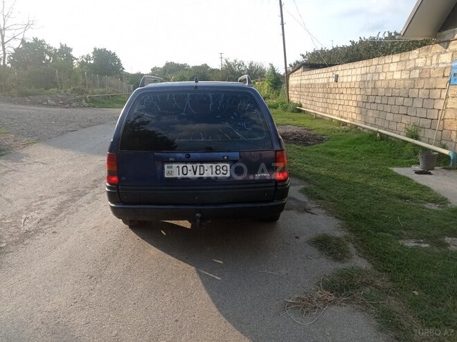 Opel Astra 1995, 312,286 km - 1.6 л - Qusar