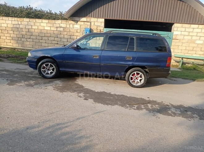 Opel Astra 1995, 312,286 km - 1.6 л - Qusar