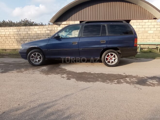 Opel Astra 1995, 312,286 km - 1.6 л - Qusar