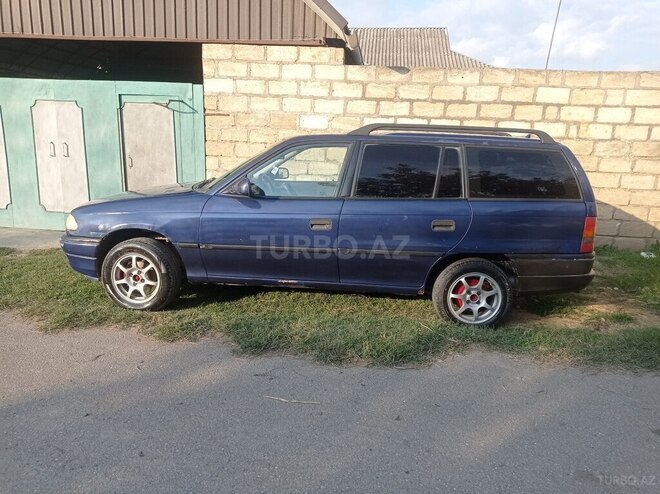 Opel Astra 1995, 312,286 km - 1.6 л - Qusar