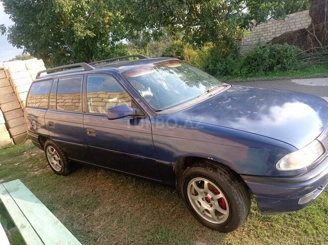 Opel Astra 1995, 312,286 km - 1.6 л - Qusar