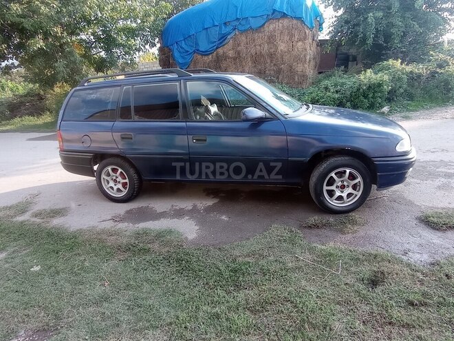 Opel Astra 1995, 312,286 km - 1.6 л - Qusar
