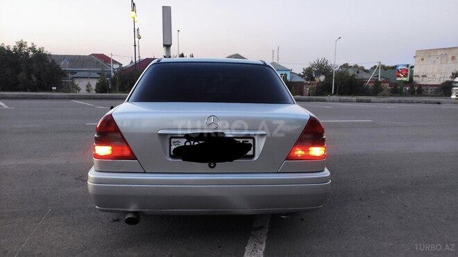 Mercedes C 180 1995, 267,000 km - 1.8 l - Quba