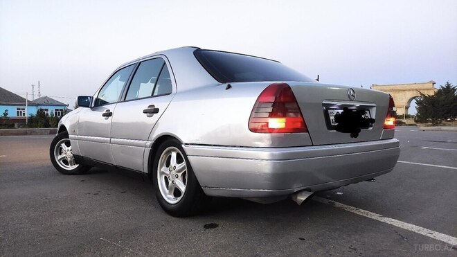 Mercedes C 180 1995, 267,000 km - 1.8 l - Quba