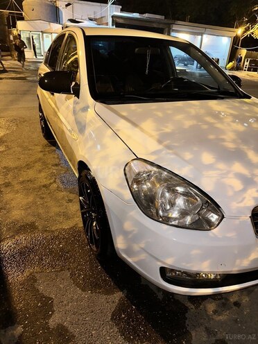 Hyundai Accent 2009, 293,845 km - 1.4 л - Bakı