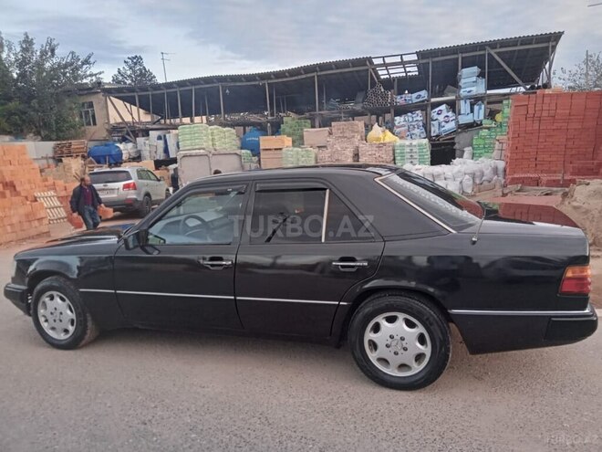 Mercedes E 220 1993, 420,000 km - 2.2 л - Bakı