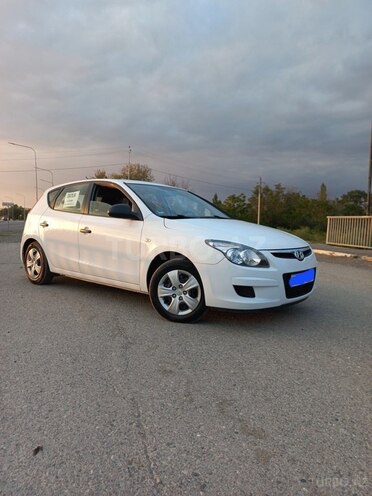 Hyundai i30 2009, 261,000 km - 1.4 l - Mingəçevir