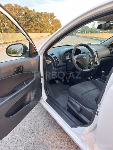 Hyundai i30 2009, 261,000 km - 1.4 l - Mingəçevir