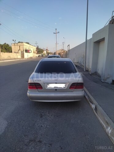 Mercedes E 240 2001, 338,000 km - 2.4 l - Bakı