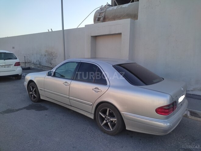 Mercedes E 240 2001, 338,000 km - 2.4 l - Bakı