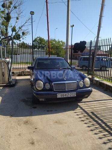 Mercedes E 230 1995, 500,000 km - 2.3 л - Qusar