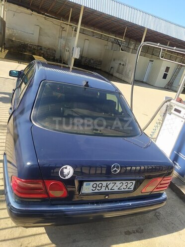 Mercedes E 230 1995, 500,000 km - 2.3 л - Qusar