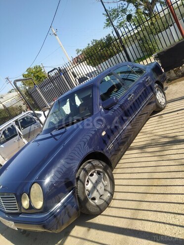 Mercedes E 230 1995, 500,000 km - 2.3 л - Qusar