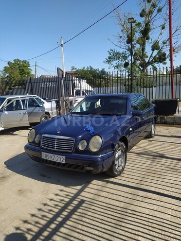 Mercedes E 230 1995, 500,000 km - 2.3 л - Qusar