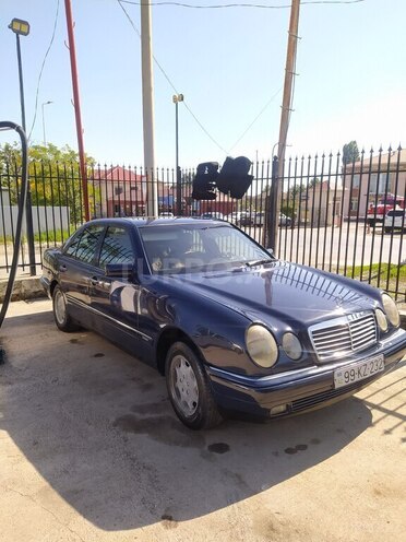 Mercedes E 230 1995, 500,000 km - 2.3 л - Qusar