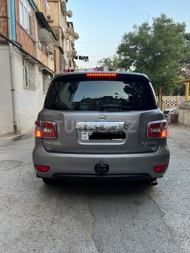 Nissan Patrol 2010, 118,000 km - 5.6 л - Bakı