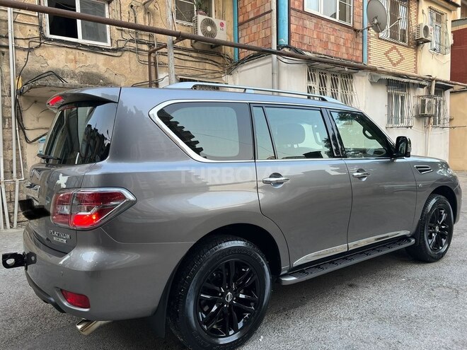 Nissan Patrol 2010, 118,000 km - 5.6 л - Bakı