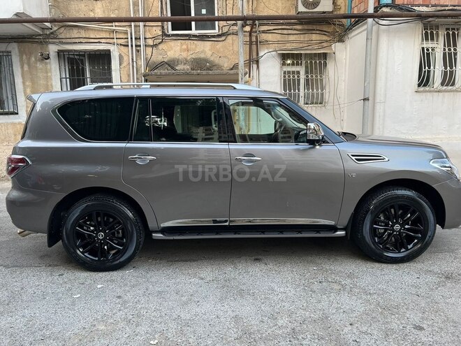 Nissan Patrol 2010, 118,000 km - 5.6 л - Bakı