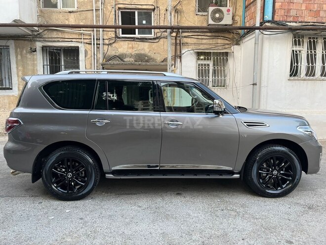 Nissan Patrol 2010, 118,000 km - 5.6 л - Bakı