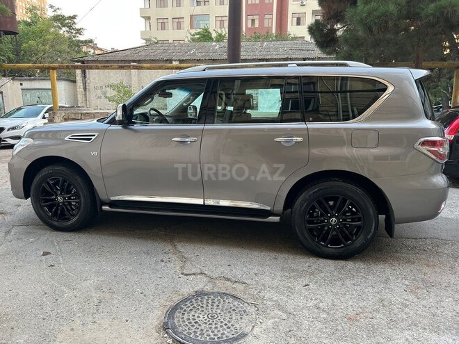 Nissan Patrol 2010, 118,000 km - 5.6 л - Bakı