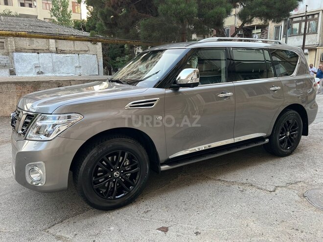 Nissan Patrol 2010, 118,000 km - 5.6 л - Bakı