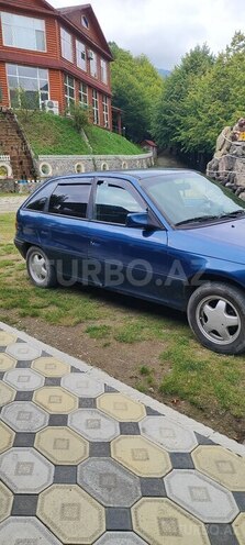 Opel Astra 1994, 200,000 km - 1.6 l - Şəki