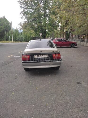 Opel Vectra 1995, 321,321 km - 2.0 l - Qax