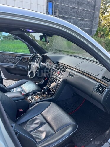 Mercedes E 320 2001, 398,520 km - 3.2 л - Bakı