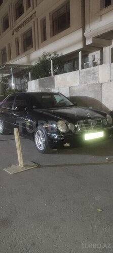 Mercedes E 280 1999, 345,000 km - 2.8 л - Bakı