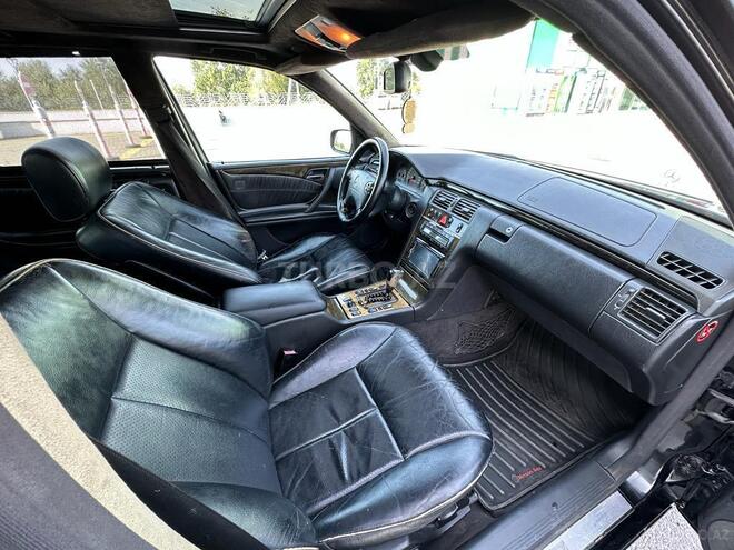 Mercedes E 240 2001, 350,000 km - 2.6 l - Kürdəmir