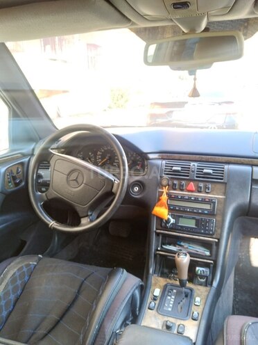 Mercedes E 230 1991, 390,911 km - 2.3 л - Sumqayıt