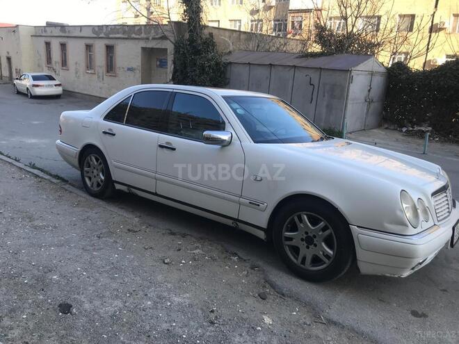 Mercedes E 320 1999, 290,000 km - 3.2 л - Bakı