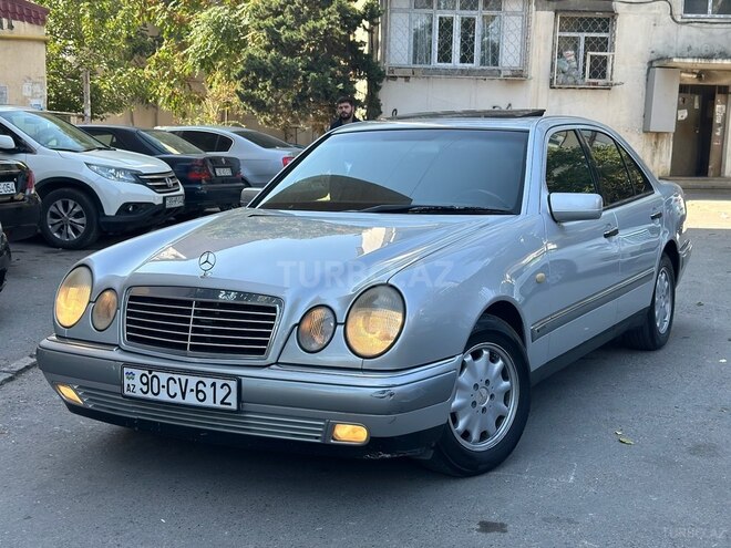 Mercedes E 230 1997, 291,000 km - 2.3 l - Bakı