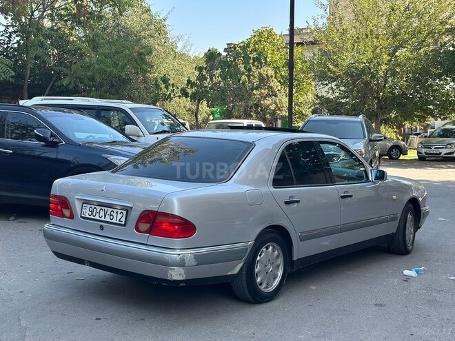 Mercedes E 230 1997, 291,000 km - 2.3 l - Bakı