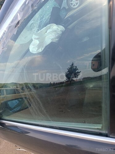 BMW 528 1998, 280,000 km - 2.8 l - Beyləqan