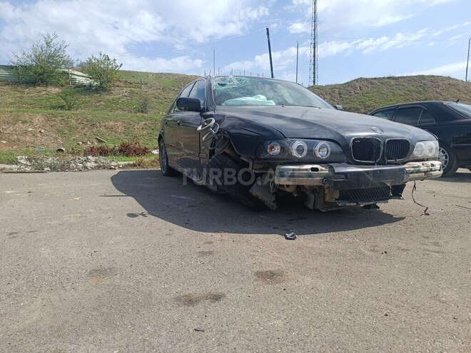 BMW 528 1998, 280,000 km - 2.8 l - Beyləqan