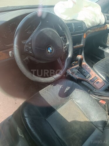 BMW 528 1998, 280,000 km - 2.8 l - Beyləqan