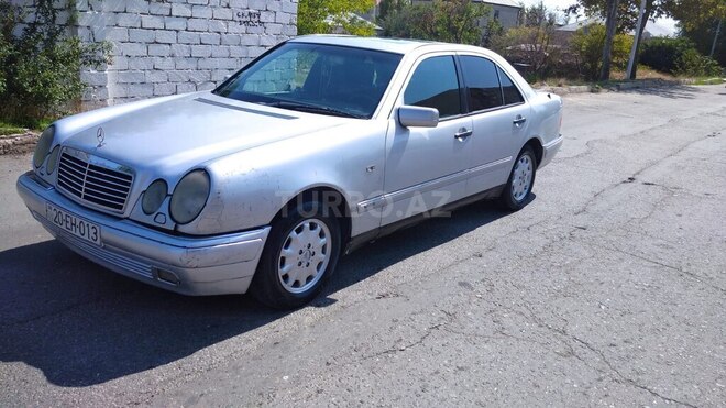 Mercedes E 230 1995, 352,500 km - 2.3 l - Bakı