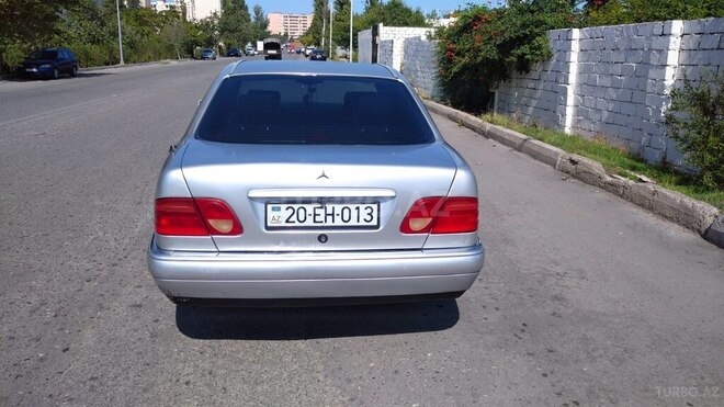 Mercedes E 230 1995, 352,500 km - 2.3 l - Bakı