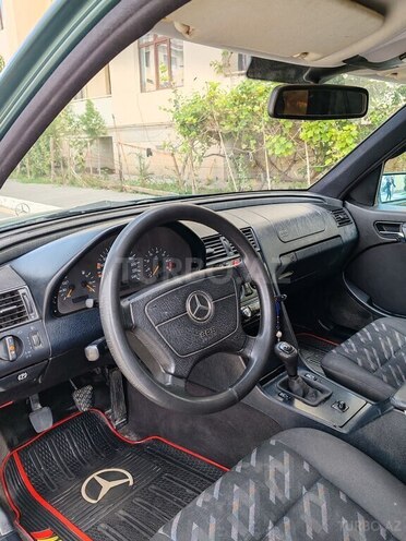 Mercedes C 180 2000, 356,500 km - 1.8 l - Kürdəmir
