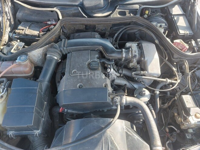 Mercedes E 220 1994, 250,000 km - 2.2 l - Bakı