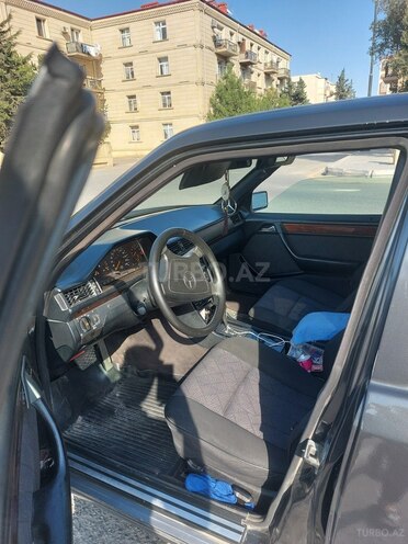 Mercedes E 220 1994, 250,000 km - 2.2 l - Bakı