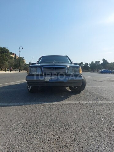 Mercedes E 220 1994, 250,000 km - 2.2 l - Bakı