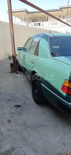 Mercedes E 250 1990, 162,000 km - 2.5 l - Bakı