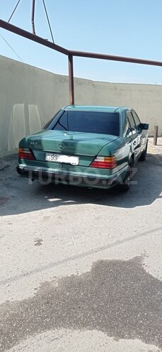 Mercedes E 250 1990, 162,000 km - 2.5 l - Bakı