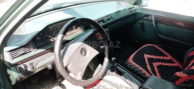 Mercedes E 250 1990, 162,000 km - 2.5 l - Bakı